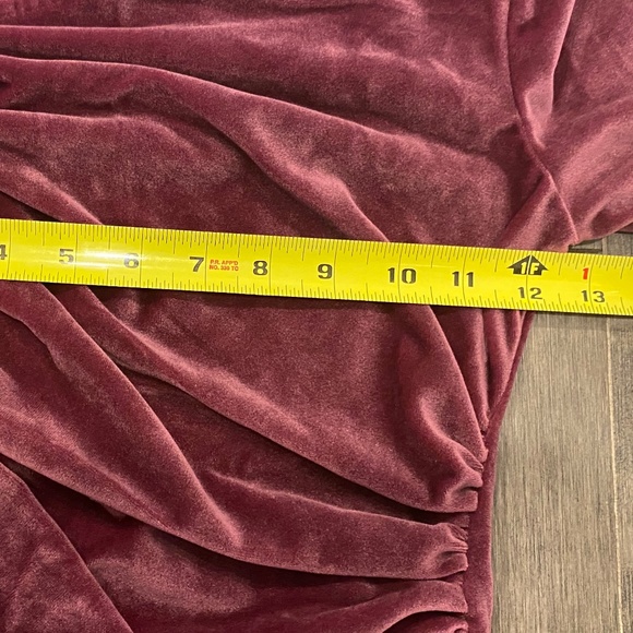 🔥HOST PICK🔥Abercrombie & Fitch Asymmetrical Ruched Velvet Midi Dress - Picture 4 of 5